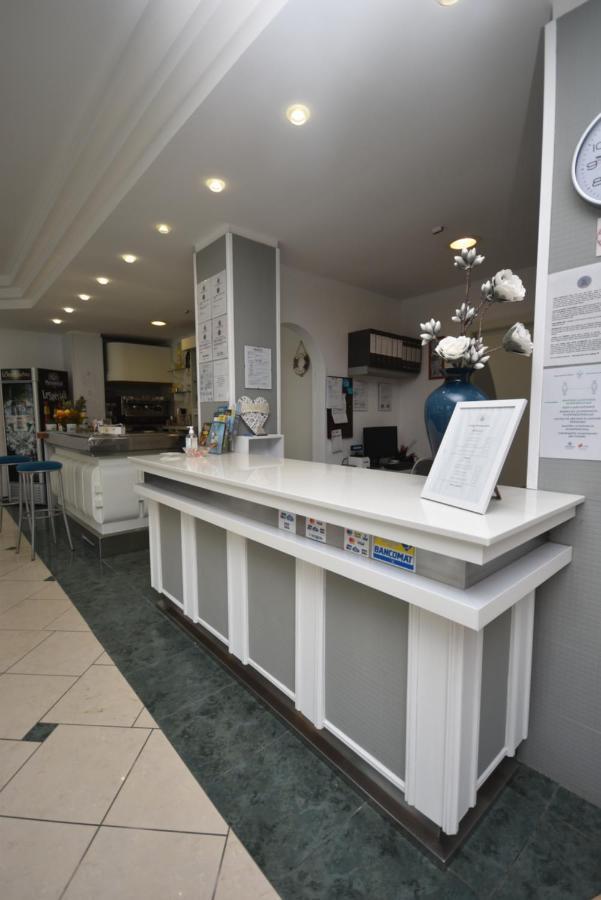 Lively Hotel Bellaria-Igea Marina Ngoại thất bức ảnh