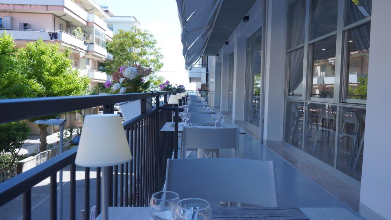 Lively Hotel Bellaria-Igea Marina Ngoại thất bức ảnh